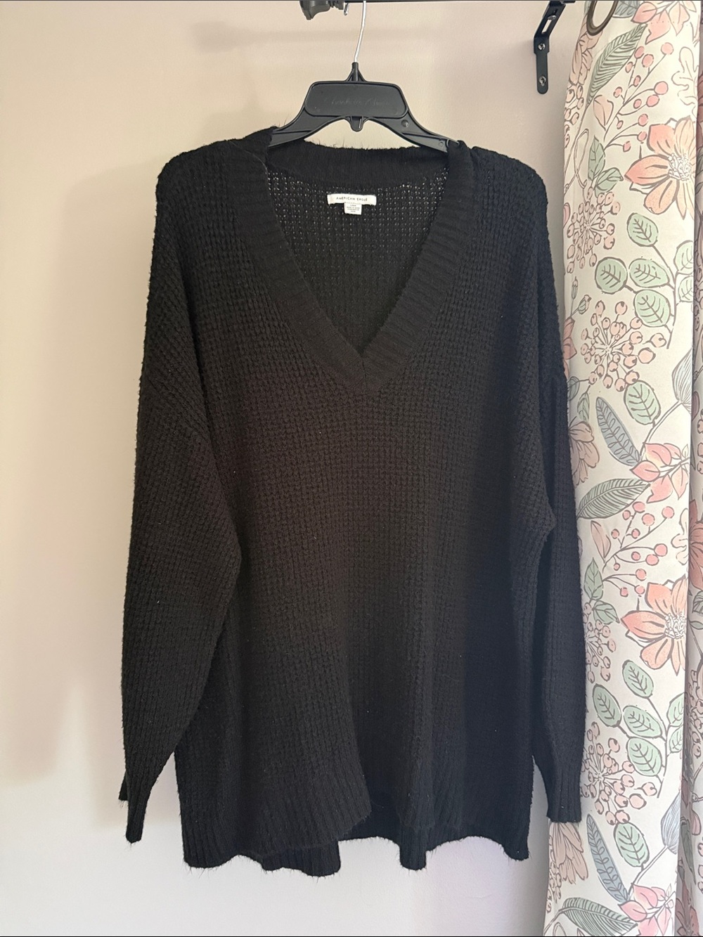 American Eagle Black V-Neck Waffle Knit Sweater